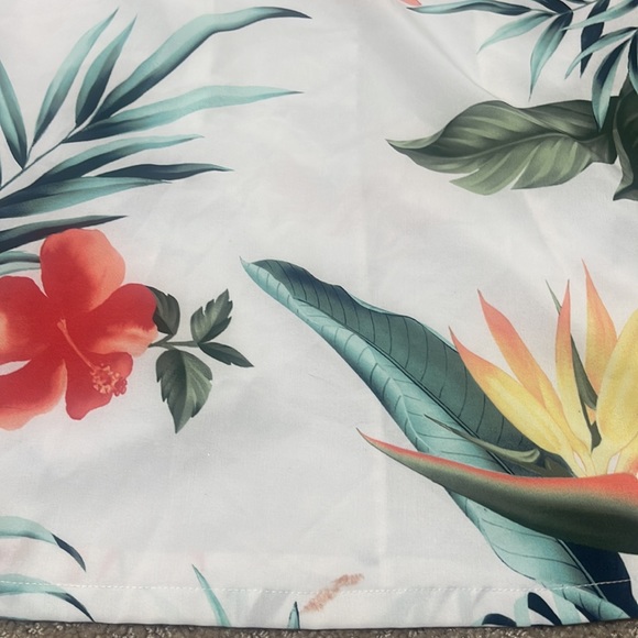 Tommy Bahama tie-back keyhole tropical lightweight v-neck top - Picture 6 of 7